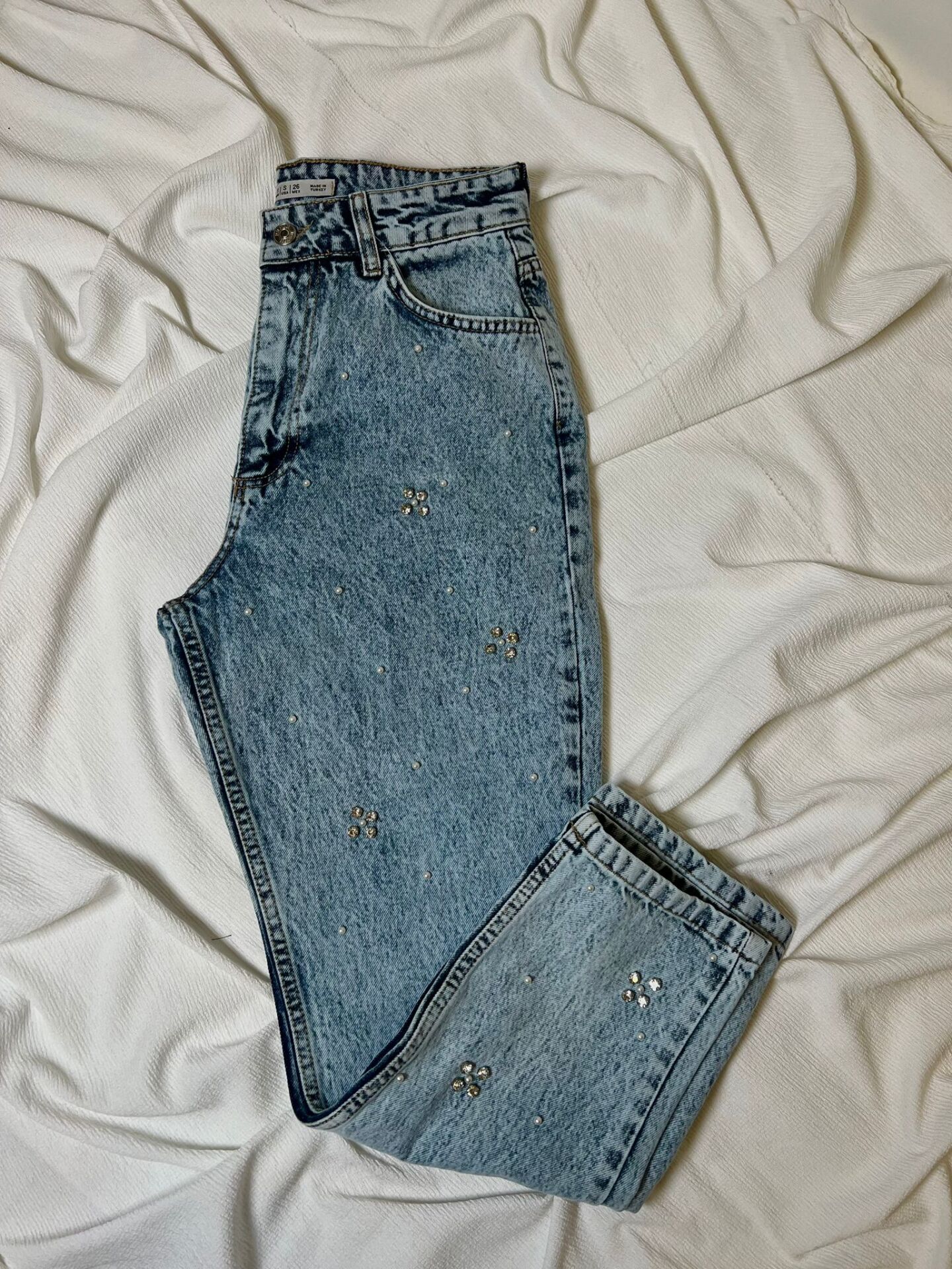 MİNİ TAŞ DETAYLI MOM JEANS